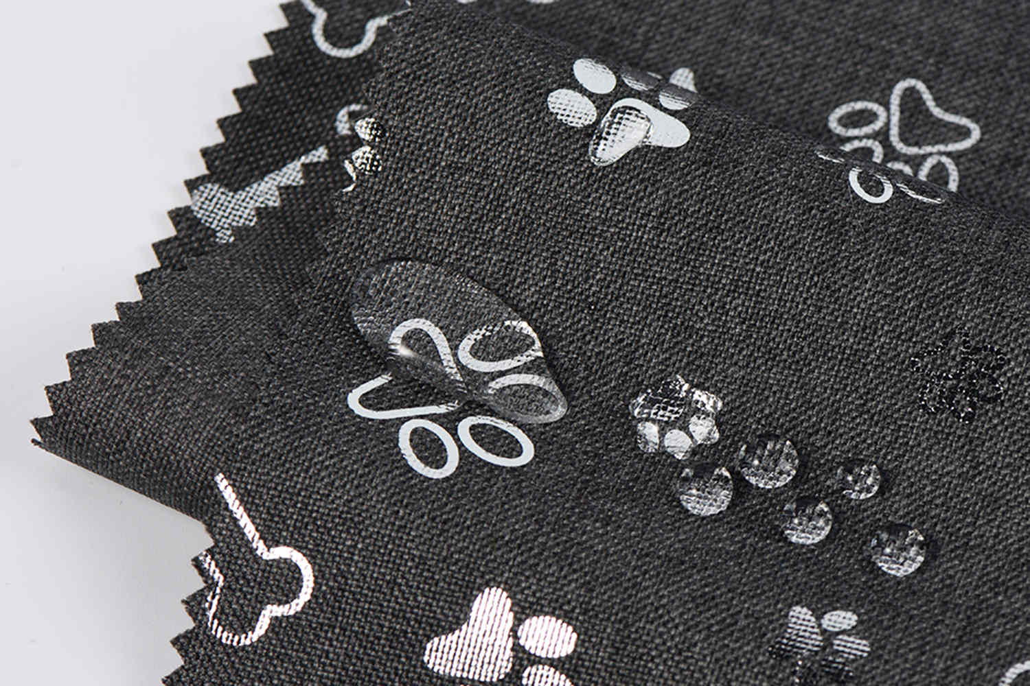 PU کاتیون 600d 68t با چاپ نقره ای